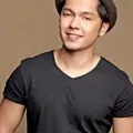 Carlo Aquino